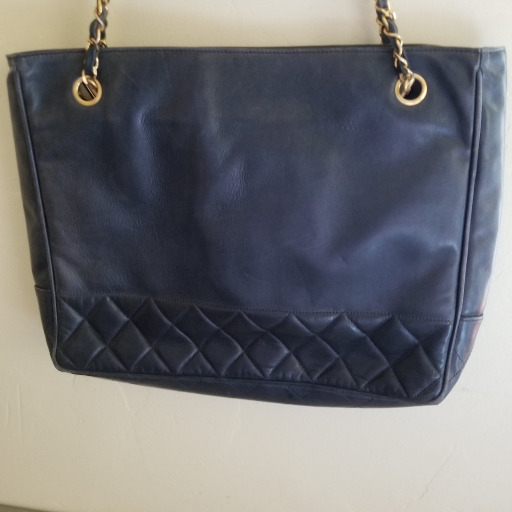 Vintage authentic 1984 Chanel tote - Picture 4 of 16